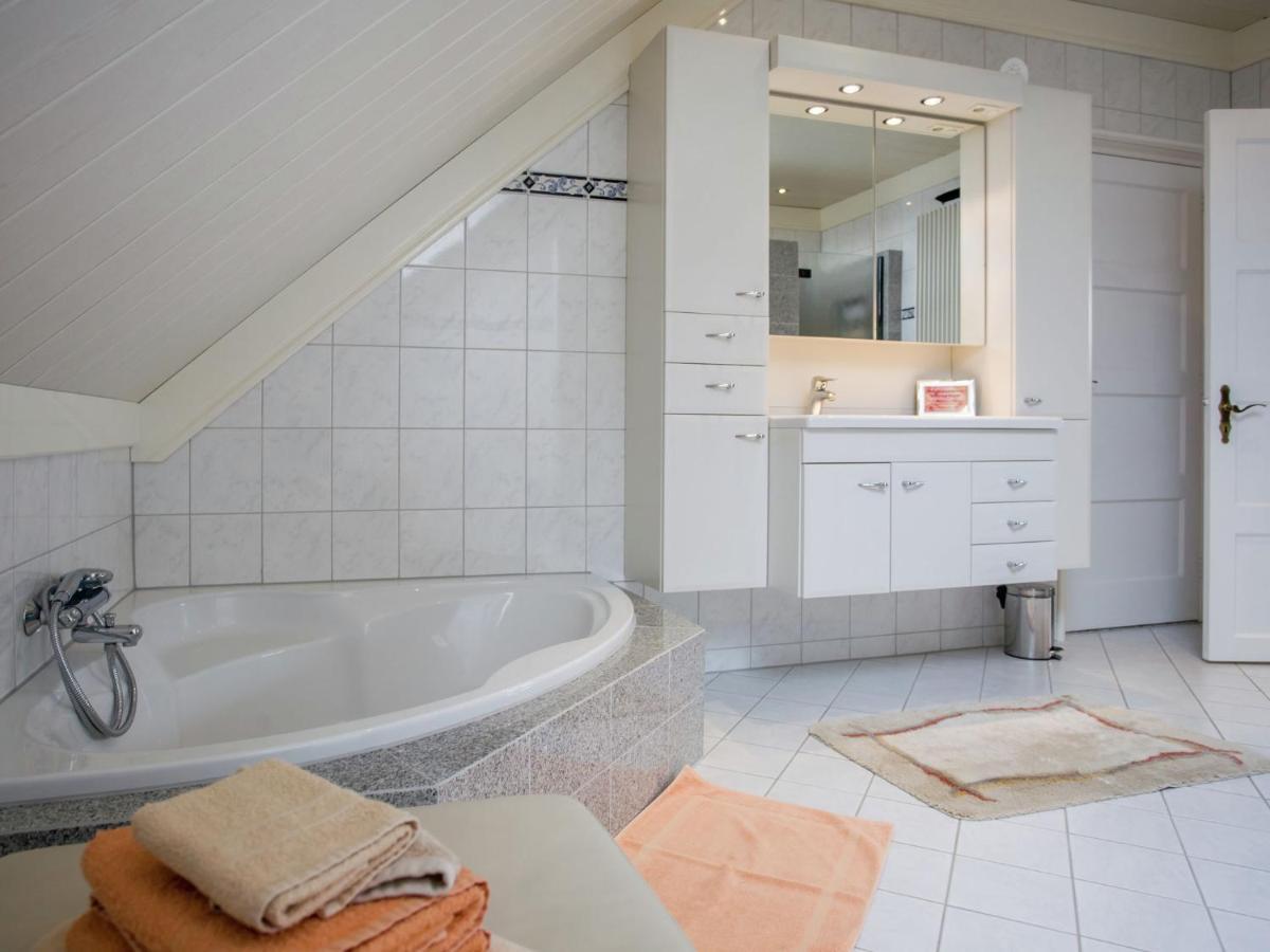 Boutique Apartment In Ritthem With Terrace Екстериор снимка